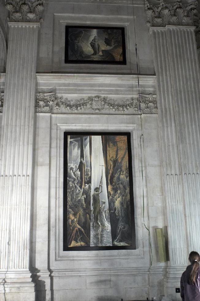 Saint-Paul : Hanging of canvas